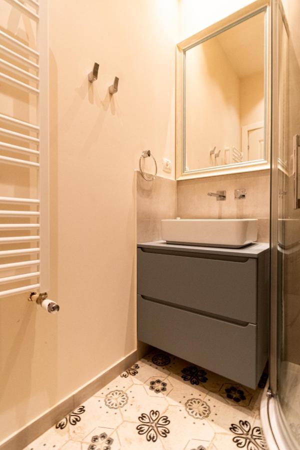 Black Gate - Quiet Studio In The Heart Of Old Town With Free Private Secured Parking 布拉索夫 外观 照片
